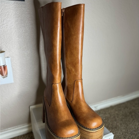 dELiA*s Brown Heeled Platform Boots - Picture 2 of 6